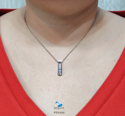 Madduck Jewels จี้เงินแท้ฝัง CZ ชุบโรเดียม พร้อมสร้อยคอ Titanium PD2102