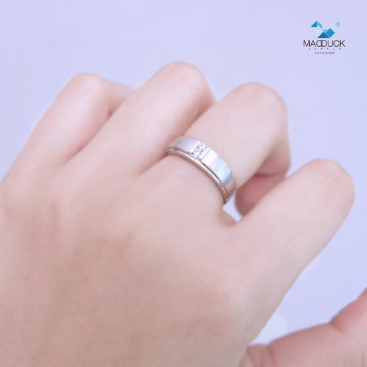 Madduckjewels แหวนเงินแท้ เพชร CZ ชุบโรเดียม RG1522WGR