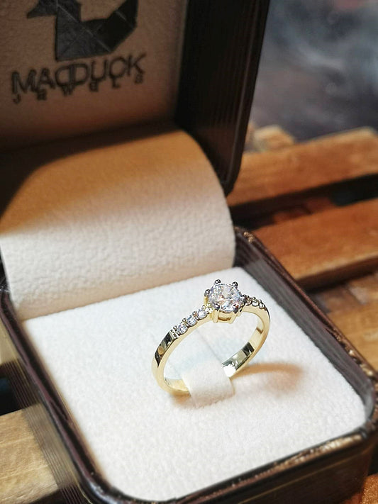 Madduckjewels แหวนทองคำแท้ 18K (ทอง 75%) CZ / โมอิส (Moissanite) / เพชร Lab Grown แหวนแต่งงาน แหวนหมั้น RG1530-Y18