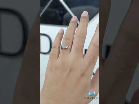 0.40 Cts Princess cut Cubic Zirconia / Sterling Silver 925 Ring / Rhodium plated Nickel-Free / MadDuckJewels RG1475