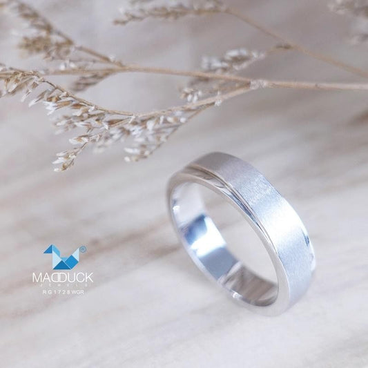 Unisex / male / female ring – CZ in 9K white gold by Madduck Jewels