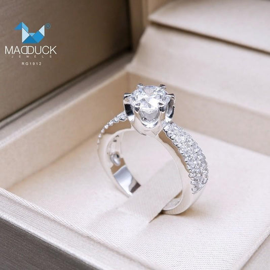 Women's ring – CZ in 9K white gold by Madduck Jewels