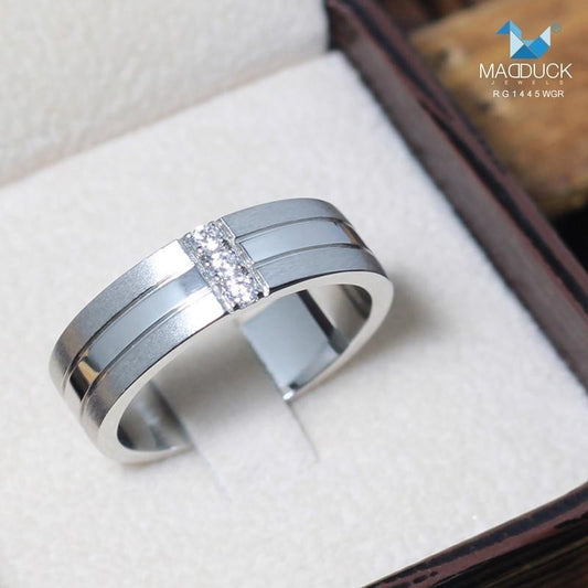 Men's ring – CZ in 9K white gold by Madduck Jewels