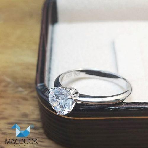 Women's ring – CZ in 9K white gold by Madduck Jewels