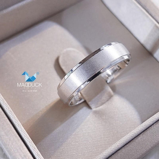 Unisex / male / female ring – CZ in 925 silver by Madduck Jewels