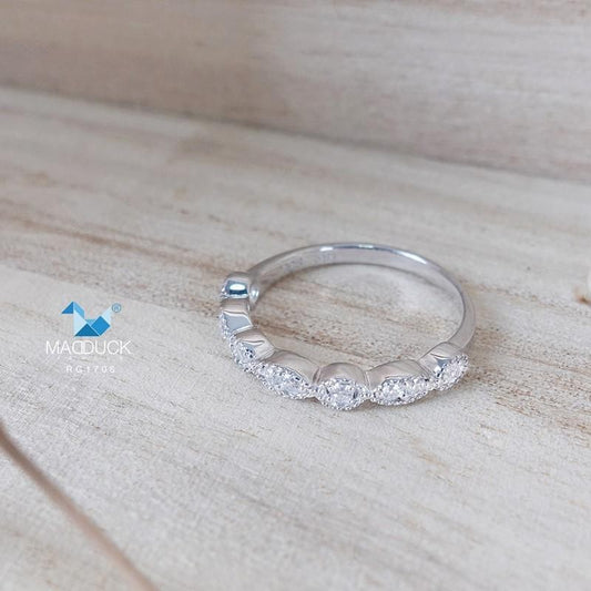 Women's ring – CZ in 9K white gold by Madduck Jewels
