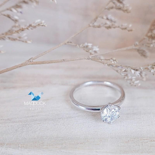 Women's ring – CZ in 9K white gold by Madduck Jewels
