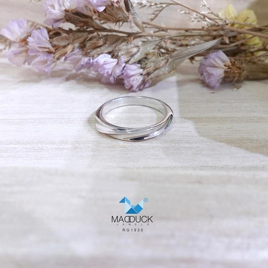 Unisex / male / female ring – CZ in 9K white gold by Madduck Jewels
