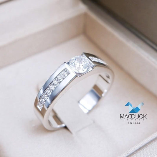 Unisex / male / female ring – CZ in 925 silver by Madduck Jewels