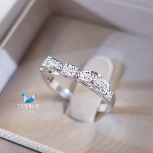 Women's ring – CZ in 9K white gold by Madduck Jewels