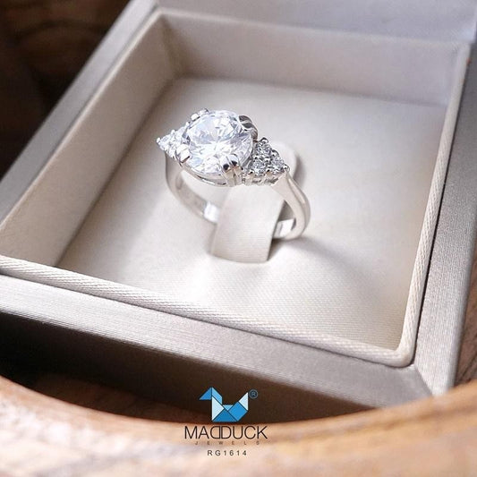 Women's ring – CZ in 9K white gold by Madduck Jewels