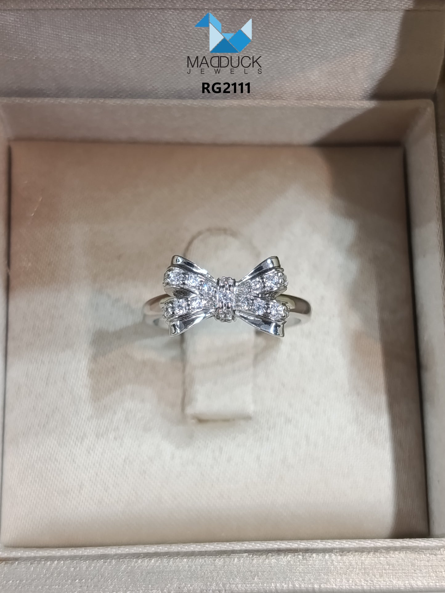 MadDuckJewels Sterling Silver 925 Engagement & Wedding Ring – CZ / Moissanite / Lab-Grown Diamond – Rhodium Plated, Nickel-Free – RG2111