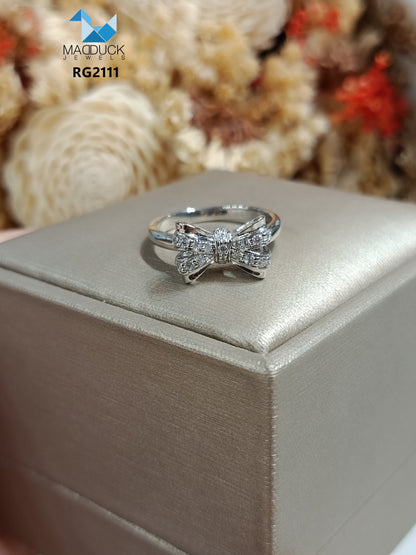 MadDuckJewels Sterling Silver 925 Engagement & Wedding Ring – CZ / Moissanite / Lab-Grown Diamond – Rhodium Plated, Nickel-Free – RG2111