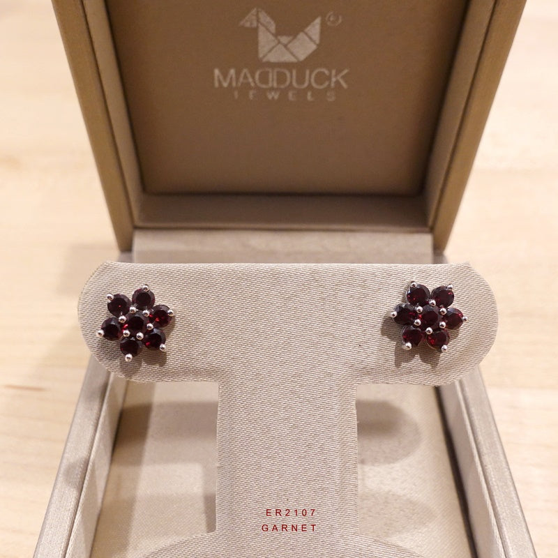 Madduckjewels | Natural Garnet Earrings | Flower Design | 925 Sterling Silver Rhodium-plated | ER2107gn