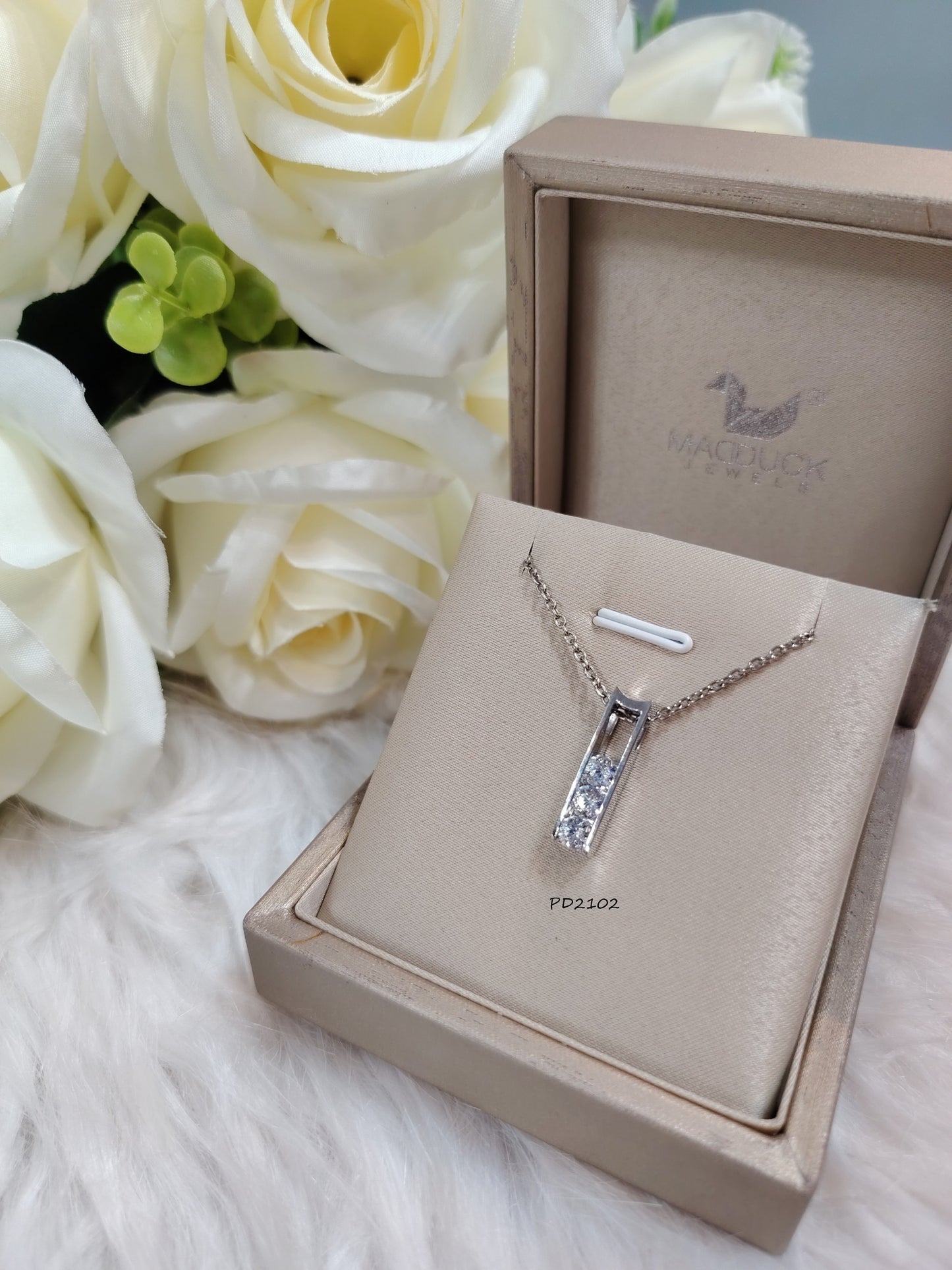 Madduck Jewels Sterling Silver CZ Pendant with Rhodium Plating and Titanium Necklace PD2102