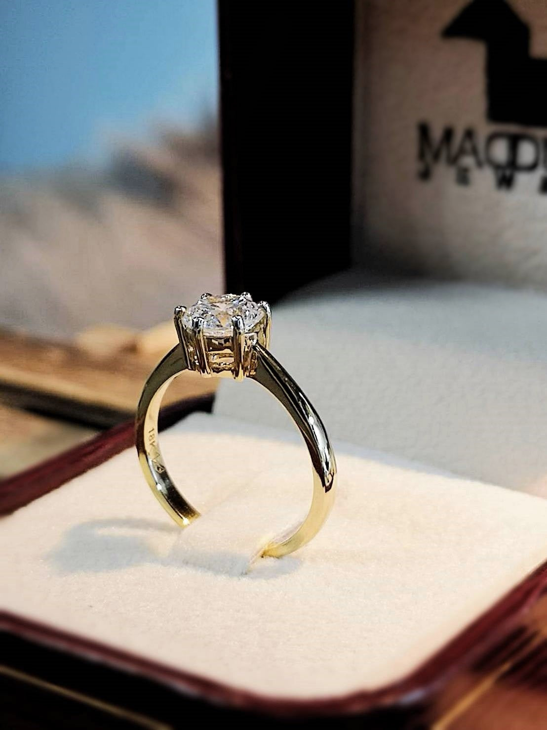 Madduckjewels แหวนทองคำแท้ 18K (ทอง 75%) CZ / โมอิส (Moissanite) / เพชร Lab Grown แหวนแต่งงาน แหวนหมั้น RG1416-Y18