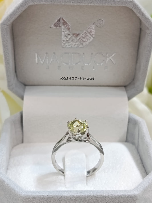 Madduckjewels แหวนพลอยแท้ เพอริดอต (Peridot) เม็ดยอด 6.5 มิล | Peridot Solitaire Ring | เงินแท้ 925 ชุบโรเดียม RG1927-pr