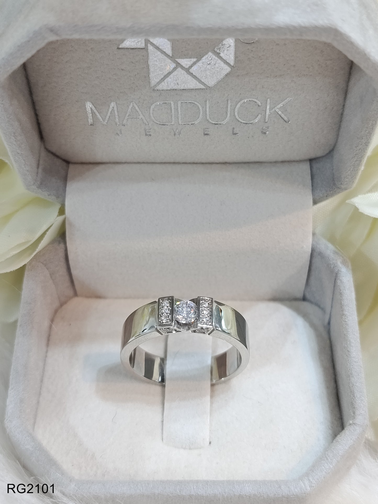 Cubic Zirconia / Sterling Silver 925 Ring / Rhodium plated Nickel-Free / MadDuckJewels RG2101