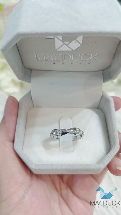 MadDuckJewels Sterling Silver 925 Engagement & Wedding Ring – CZ / Moissanite / Lab-Grown Diamond – Rhodium Plated, Nickel-Free – RG2302