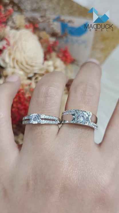CZ Cubic Zirconia RG1559-RG1502 แหวนคู่เงินแท้ 925 ชุบโรเดียม Madduckjewels แหวนแต่งงาน แหวนคู่รัก