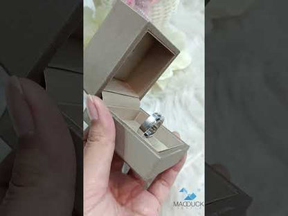 Madduckjewels แหวนเงินแท้ เพชร CZ ชุบโรเดียม RG1716WGR