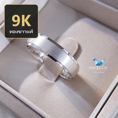 Madduckjewels แหวนทองขาวแท้ 9K (37.5%) แหวนเกลี้ยง หน้า 5.5 มม. ชุบโรเดียม แหวนแต่งงาน แหวนหมั้น RG1629WGR-W09