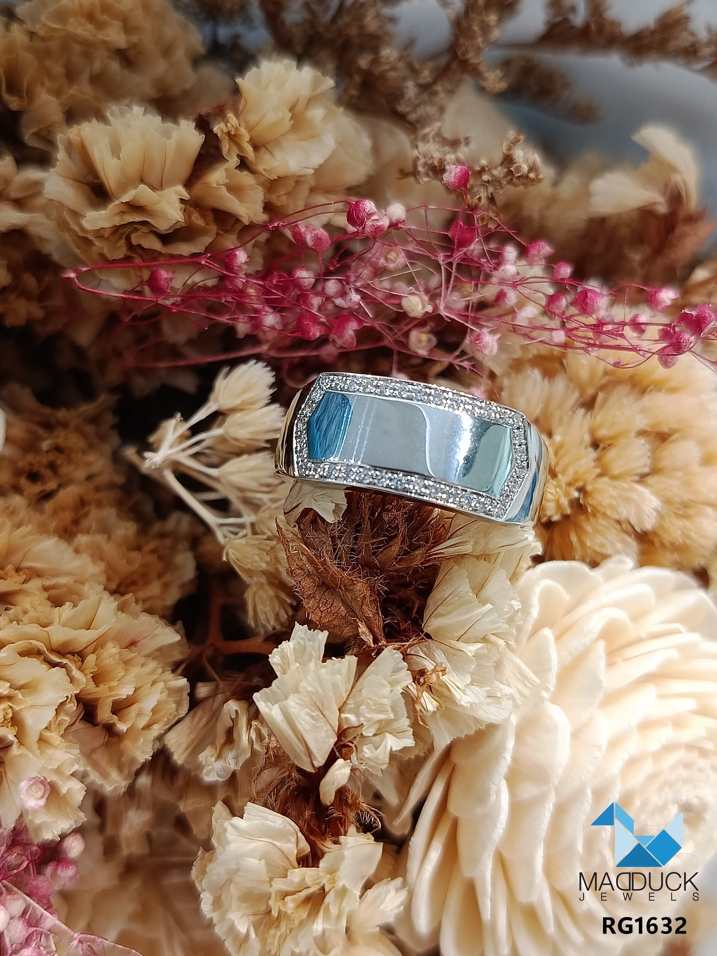Madduckjewels แหวนทองขาวแท้ 9K (37.5%) CZ / โมอิส (Moissanite) / เพชร Lab Grown ชุบโรเดียม แหวนแต่งงาน แหวนหมั้น RG1632-W09