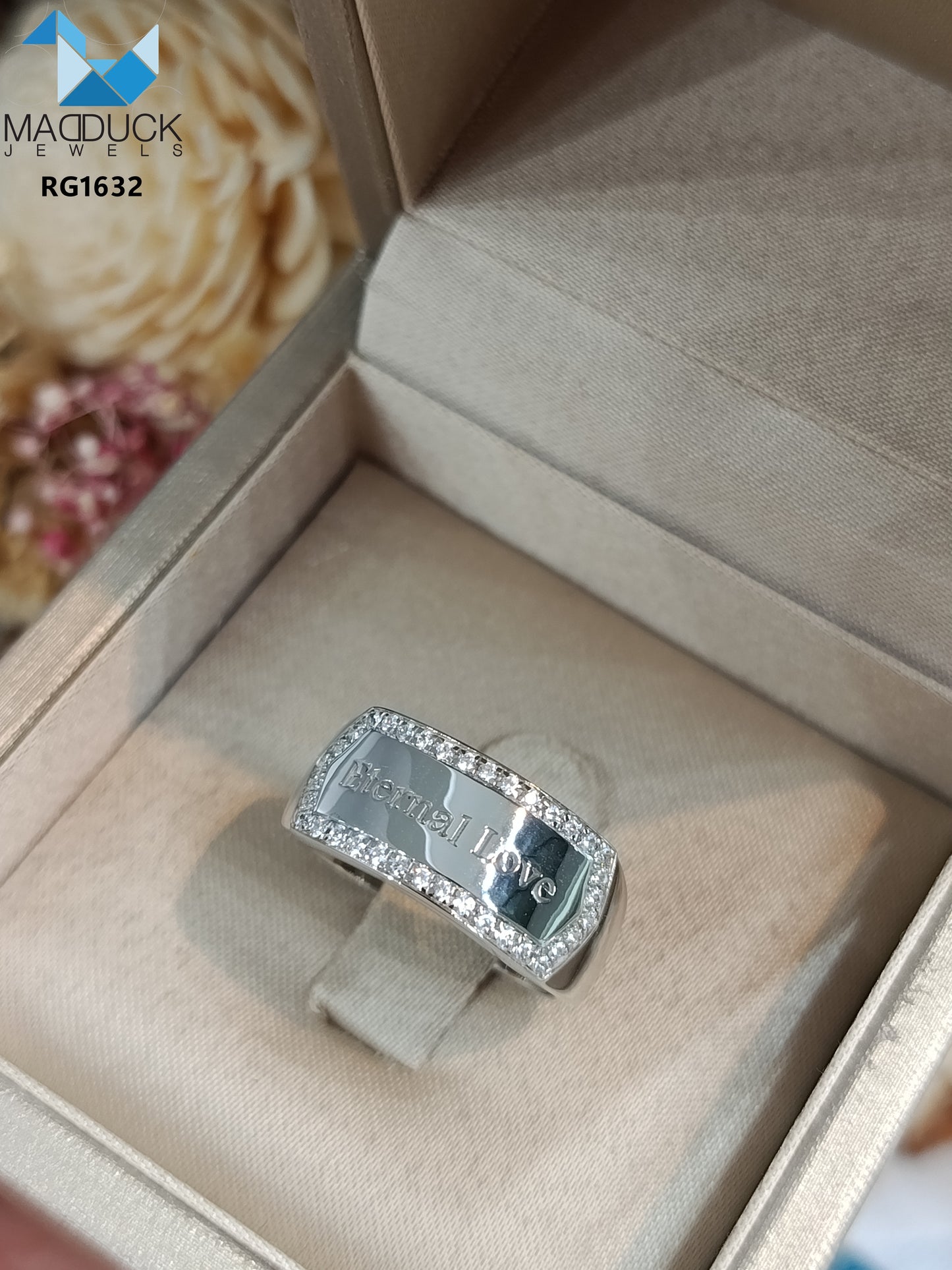Madduckjewels แหวนทองขาวแท้ 9K (37.5%) CZ / โมอิส (Moissanite) / เพชร Lab Grown ชุบโรเดียม แหวนแต่งงาน แหวนหมั้น RG1632-W09