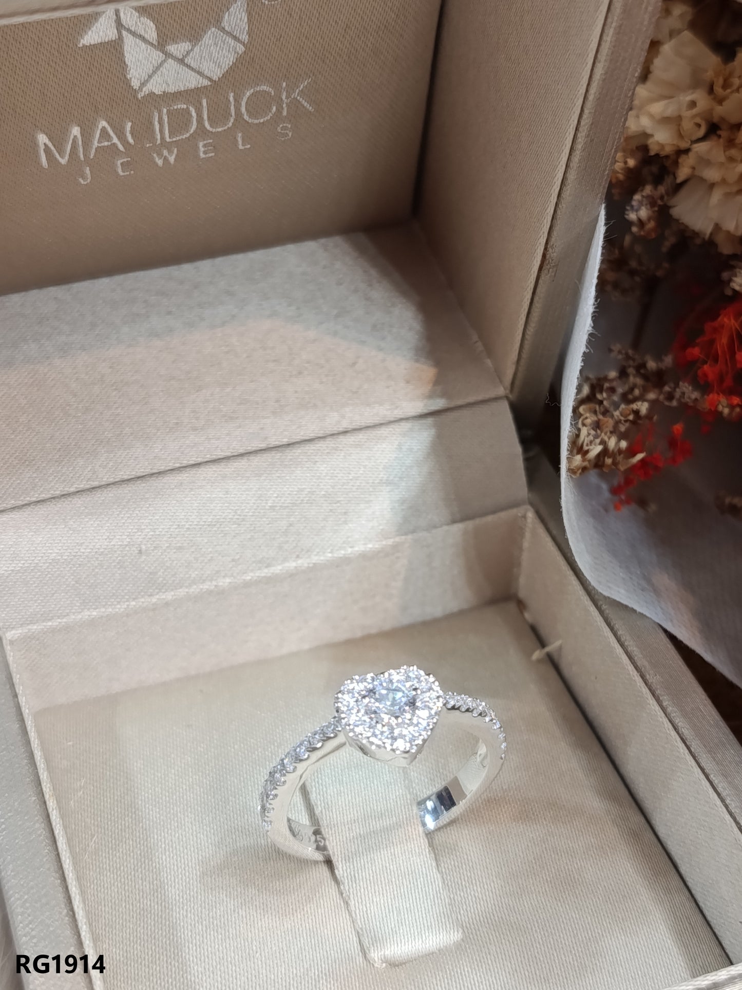 Madduckjewels แหวนเงินแท้ เพชร CZ ชุบโรเดียม RG1914