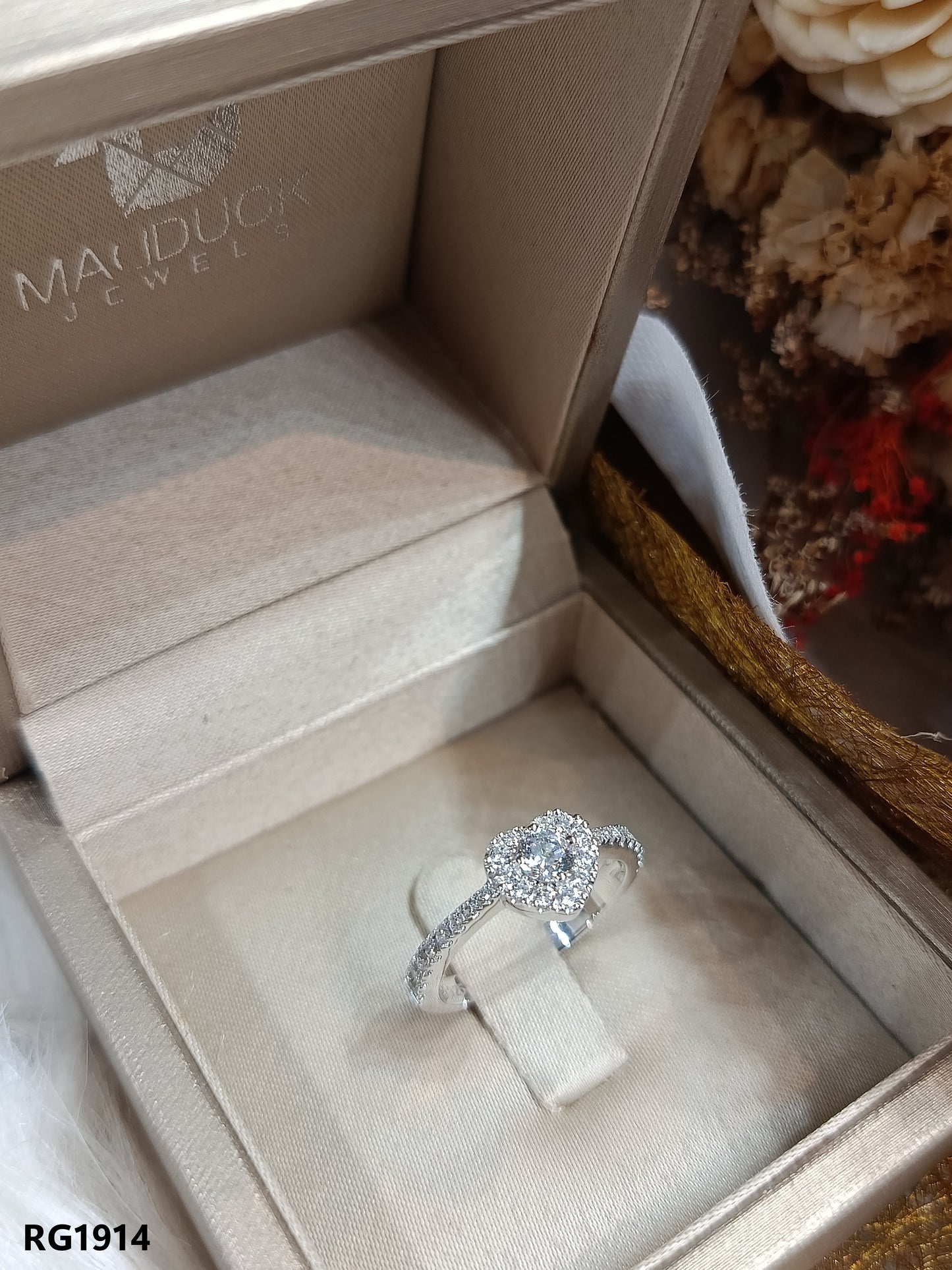 Madduckjewels แหวนเงินแท้ เพชร CZ ชุบโรเดียม RG1914