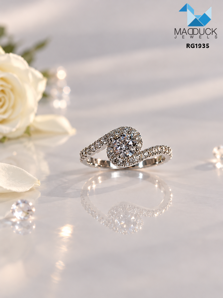 Madduckjewels แหวนทองขาวแท้ 9K (37.5%) CZ / โมอิส (Moissanite) / เพชร Lab Grown ชุบโรเดียม แหวนแต่งงาน แหวนหมั้น RG1935-W09