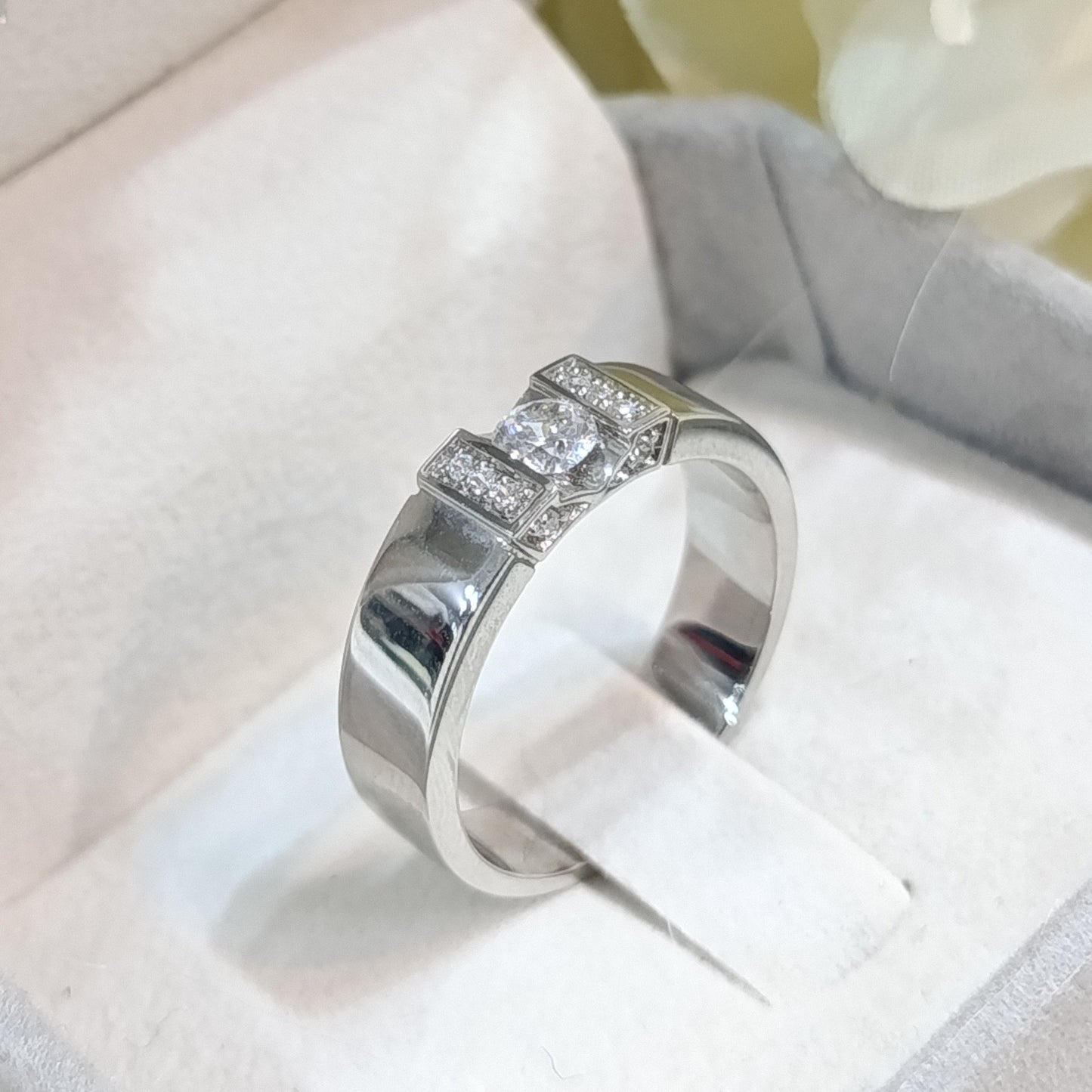 Cubic Zirconia / Sterling Silver 925 Ring / Rhodium plated Nickel-Free / MadDuckJewels RG2101