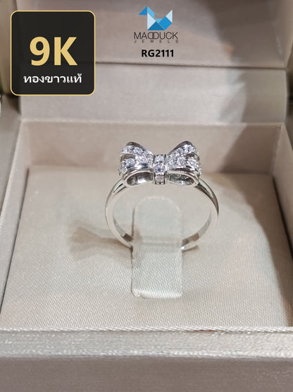 Madduckjewels แหวนทองขาวแท้ 9K (37.5%) CZ / โมอิส (Moissanite) / เพชร Lab Grown ชุบโรเดียม แหวนแต่งงาน แหวนหมั้น RG2111-W09