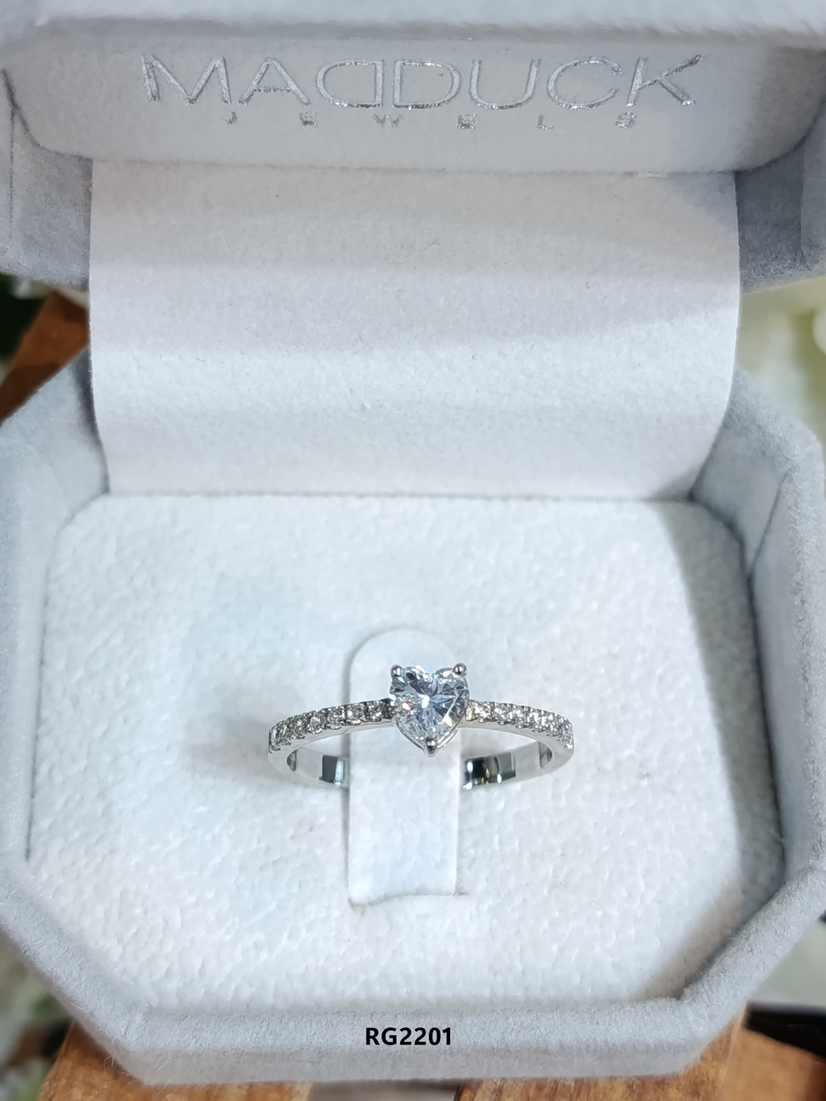 Madduckjewels RG2201 แหวนเงินแท้ 925 CZ / โมอิส (Moissanite) / เพชรแลป Lab Grown ชุบโรเดียม แหวนแต่งงาน แหวนหมั้น