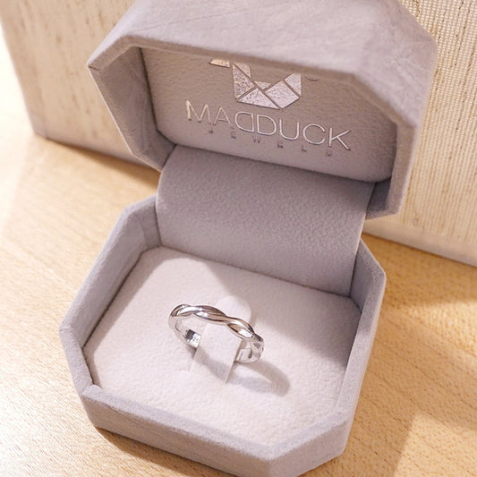 Women's ring – CZ in 9K white gold by Madduck Jewels